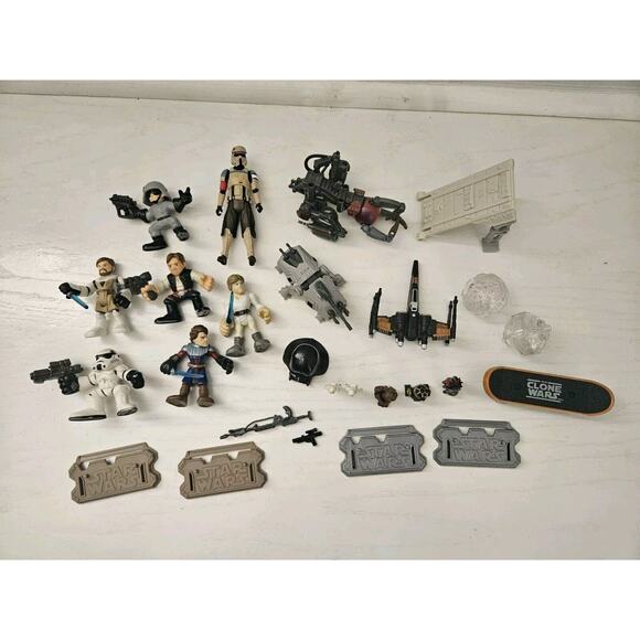 Star Wars action figures and accessories lot - Picture 1 of 11